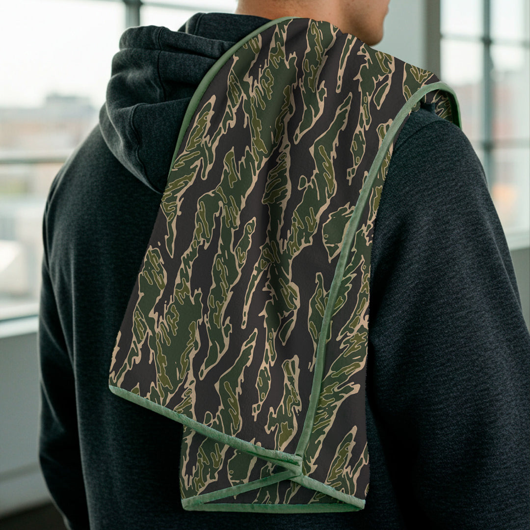 ミリタリー L GEAR SOLID SNAKE Jungle Ver. Metal Gear Solid Peace Walker Snake Jungle Fatigues Play